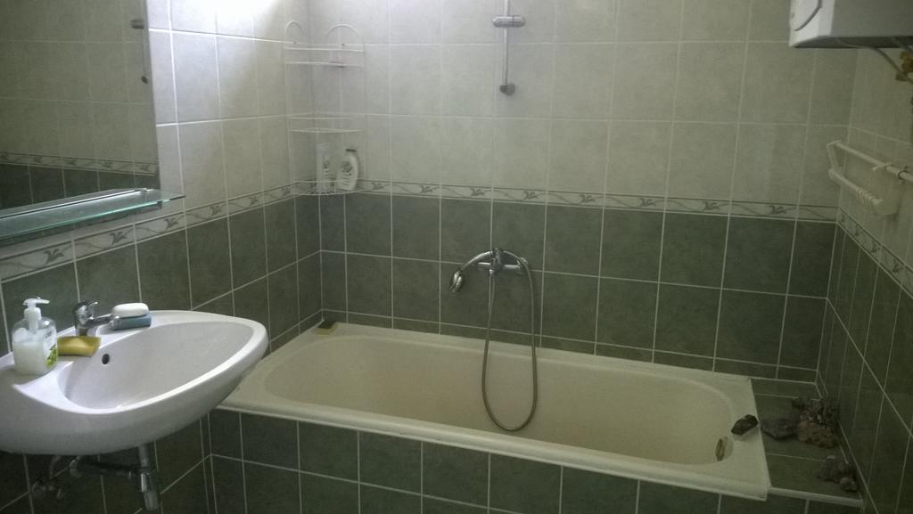 Eva Vendeghaz Villa Balatonlelle Exteriör bild